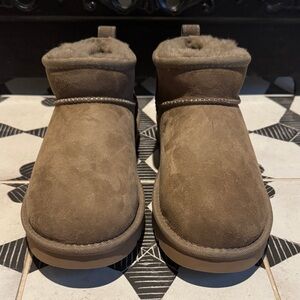 Ugg Ultra Mini Boots in Caribou 38 / 7 NWOB